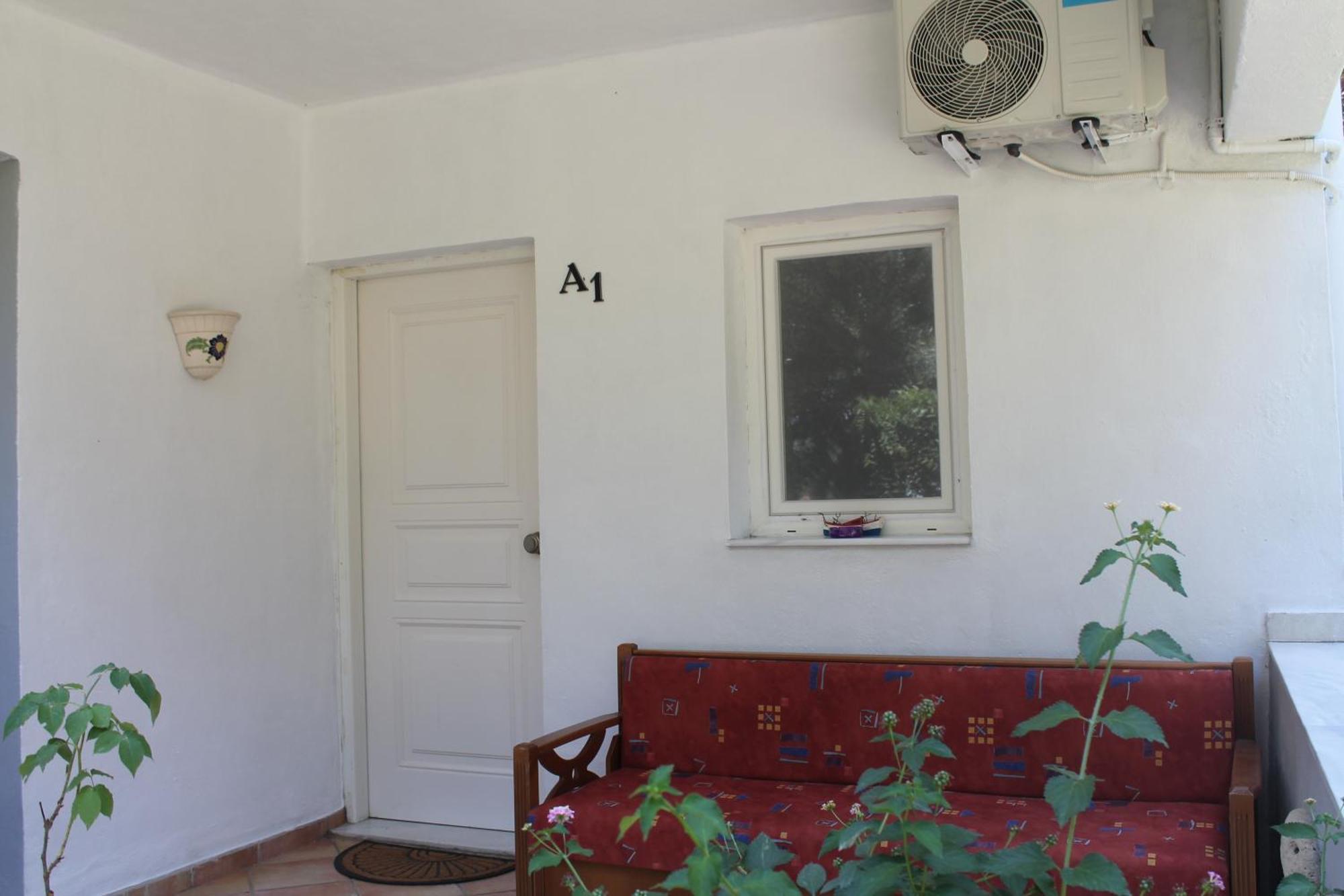 Ferrum House Hanioti
