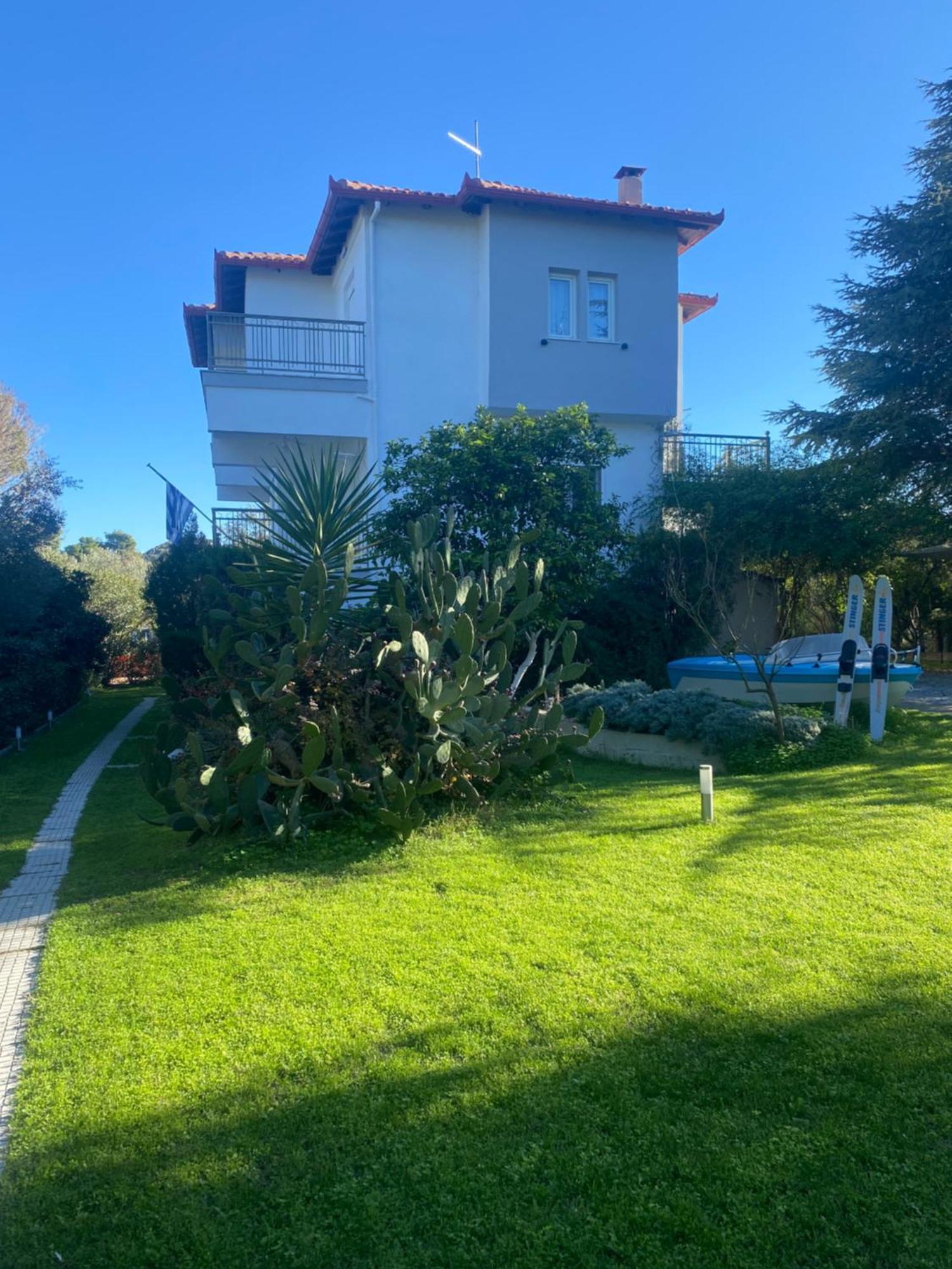 Ferrum House Hanioti
